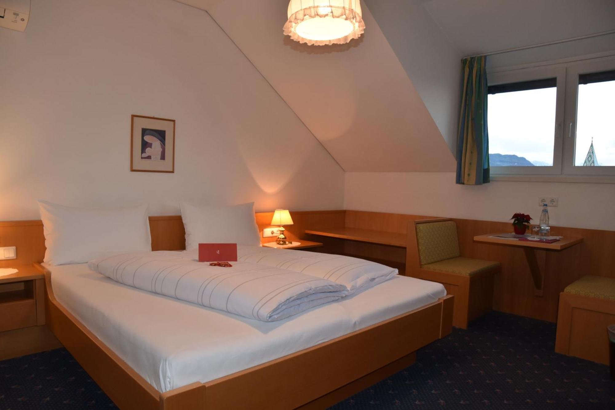 Angerburg Blumenhotel Appiano Sulla Strada Del Vino Cameră foto