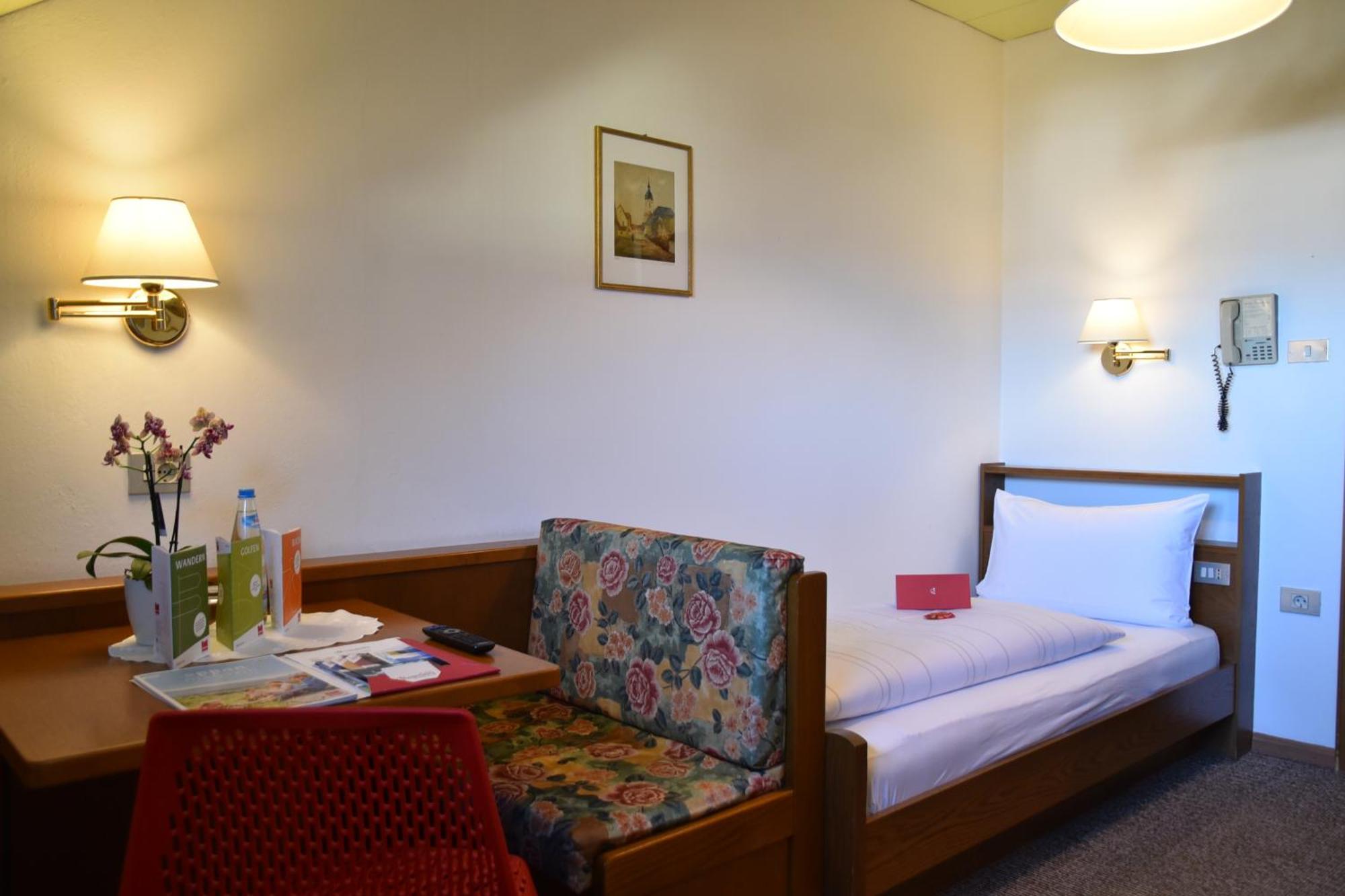 Angerburg Blumenhotel Appiano Sulla Strada Del Vino Cameră foto